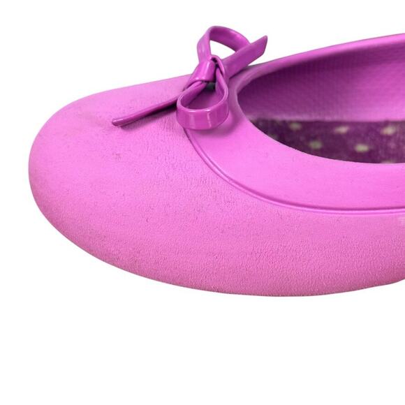 Crocs Mammoth Bow Flat Pink Slip On Shoes Waterproof Rubber Round Toe Womens 9 - Picture 5 of 16